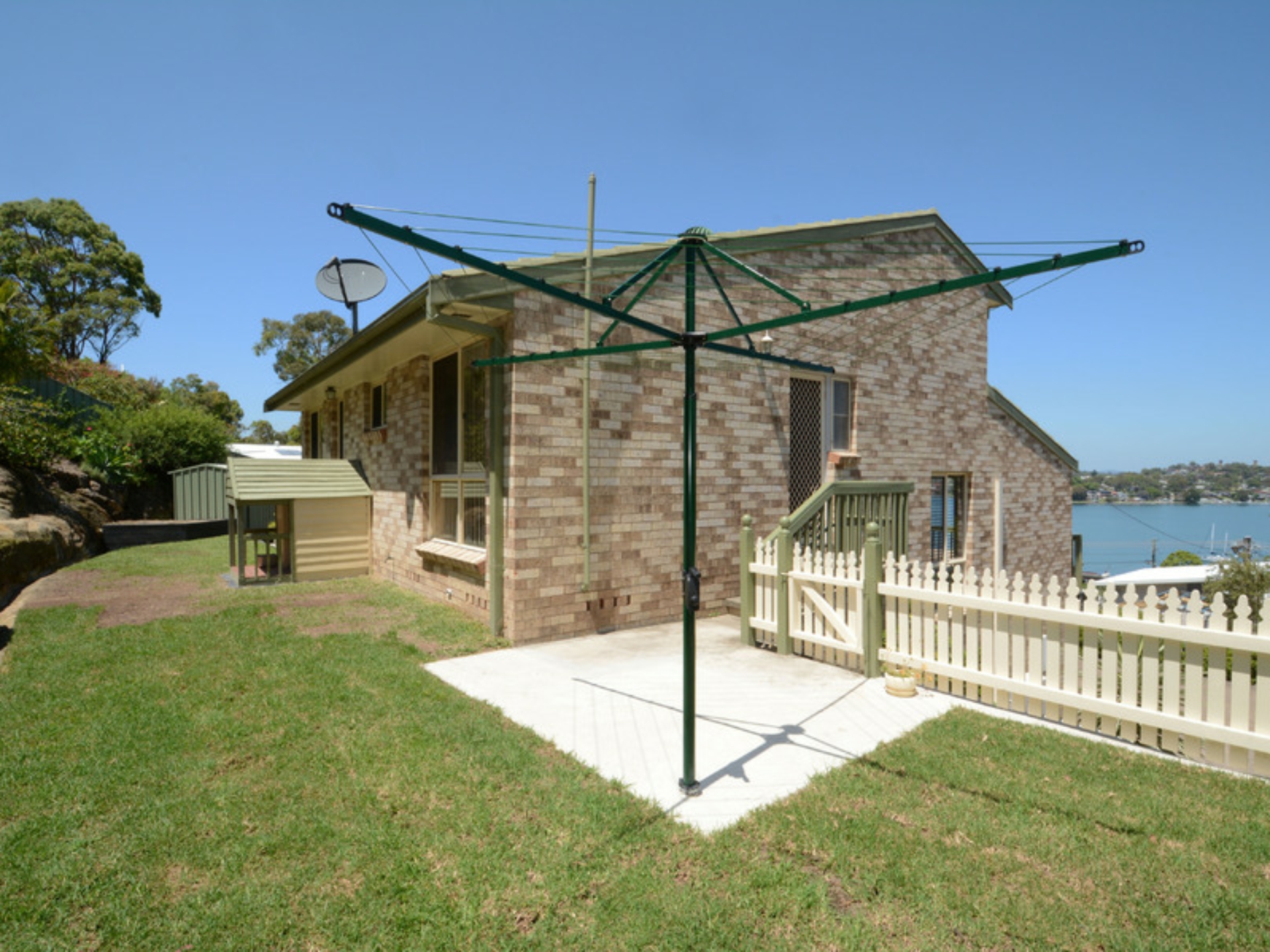 75 Alkrington Avenue, FISHING POINT