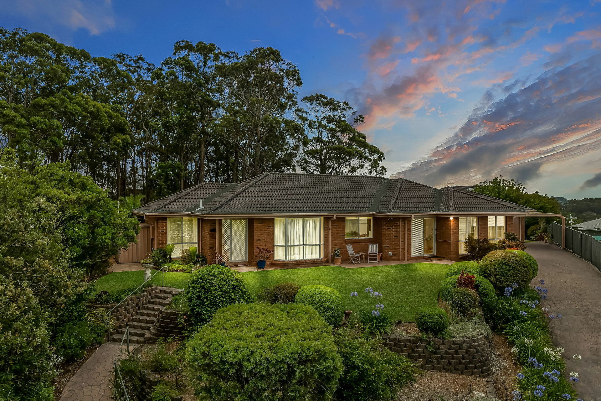 19 Outlook Close, Mount Hutton