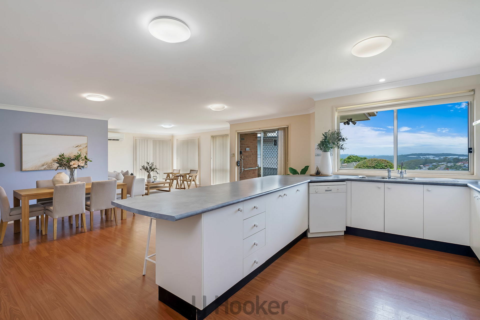19 Outlook Close, Mount Hutton