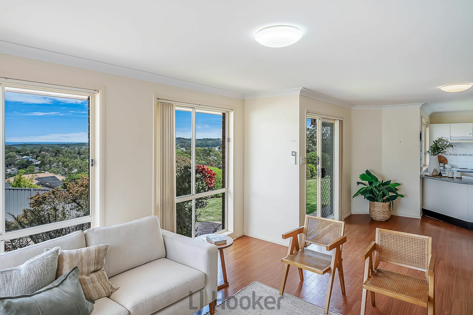 19 Outlook Close, Mount Hutton