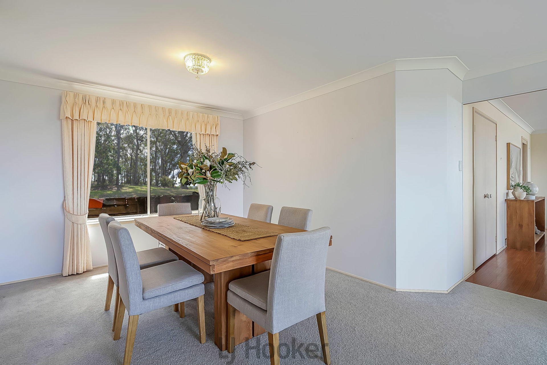 19 Outlook Close, Mount Hutton