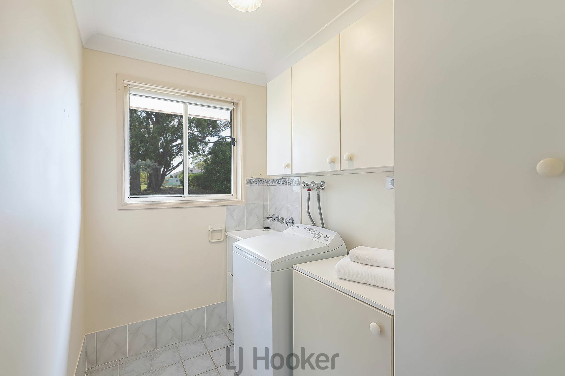 19 Outlook Close Mount Hutton NSW House for Sale LJ Hooker