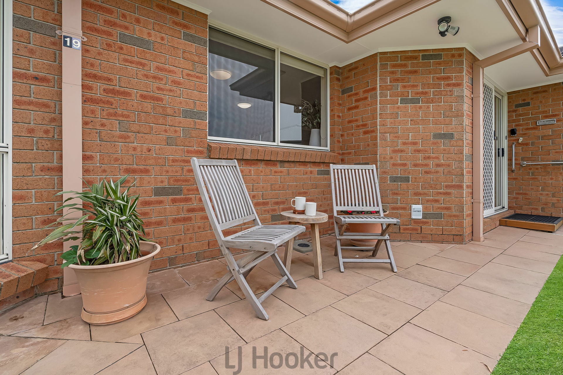 19 Outlook Close Mount Hutton NSW House for Sale LJ Hooker