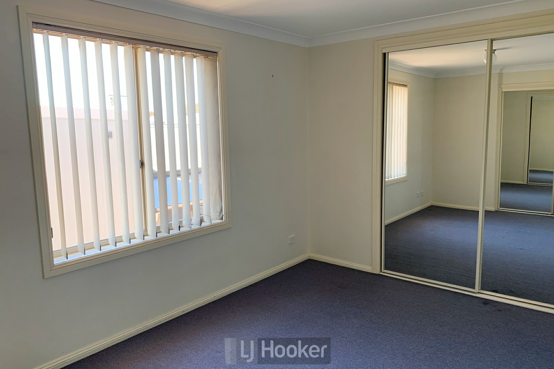 2/25 Howden Street, CARRINGTON