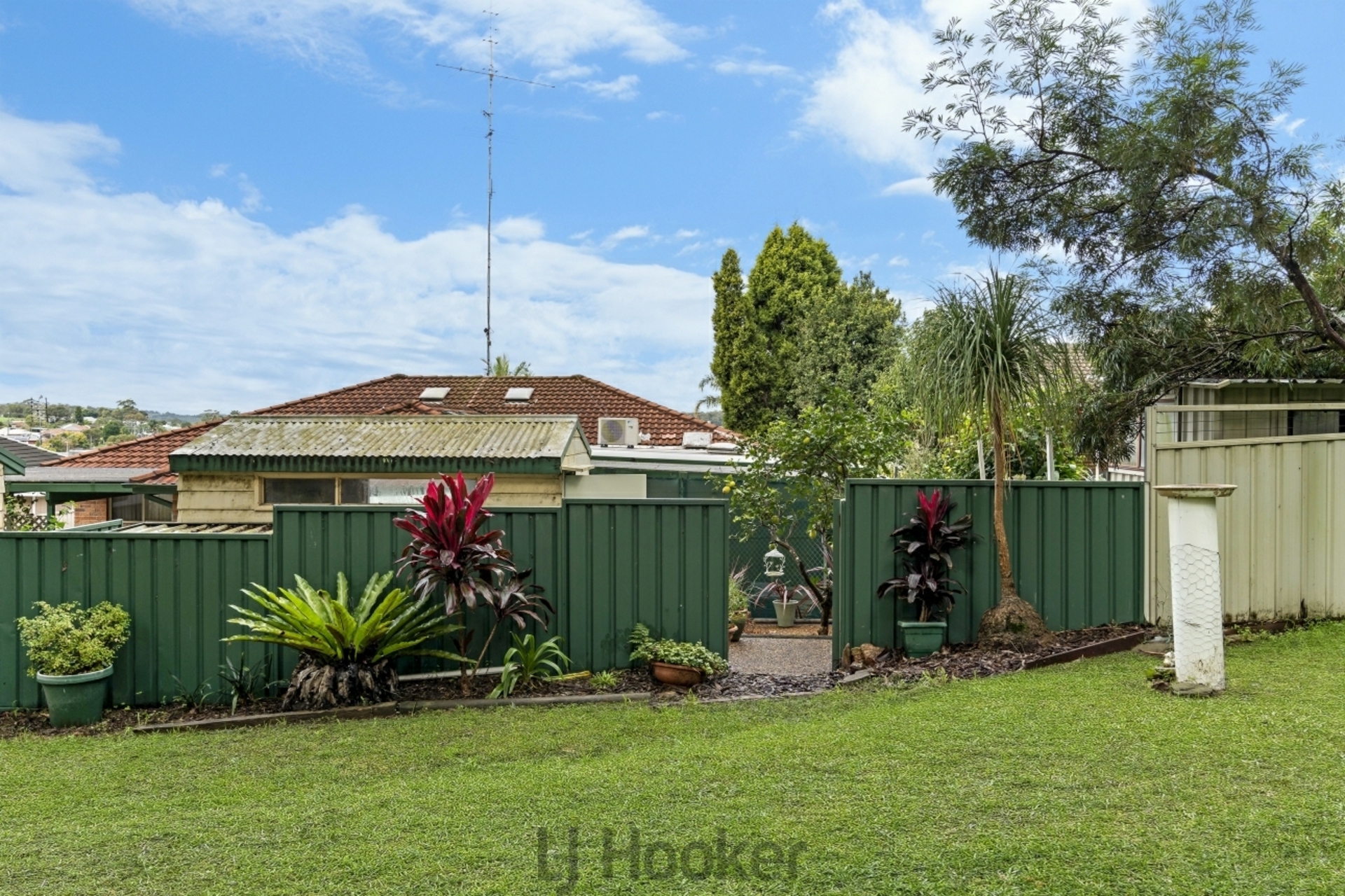 2/4 Deal Street, MOUNT HUTTON