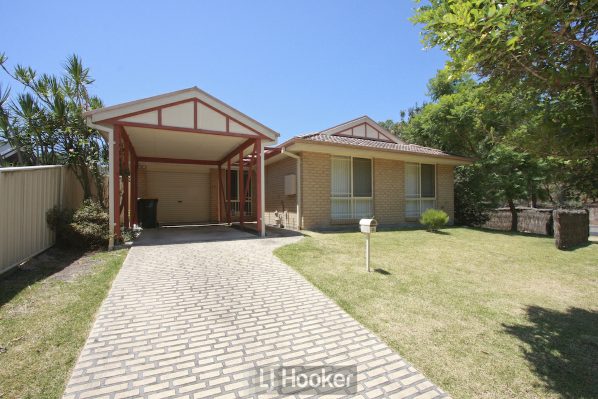2 Gleeson Crescent, ELEEBANA