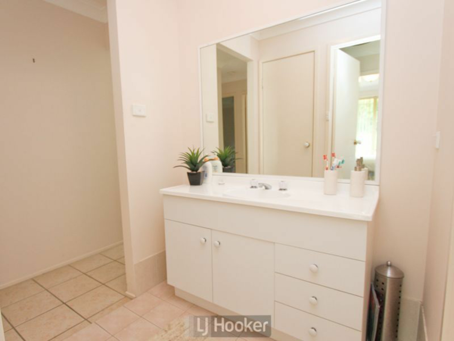 2 Gleeson Crescent, ELEEBANA