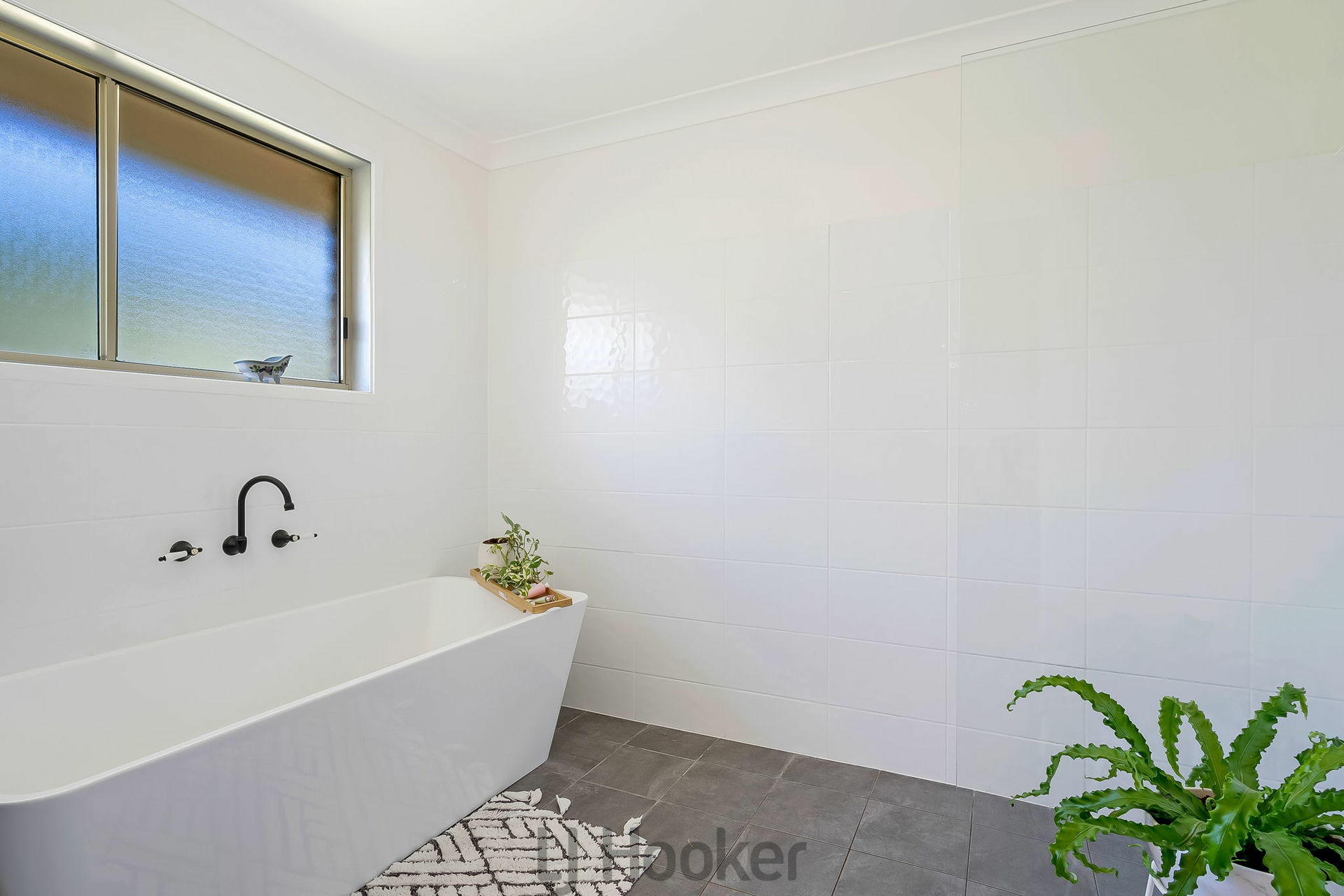 11 Rosebery Avenue, MACQUARIE HILLS