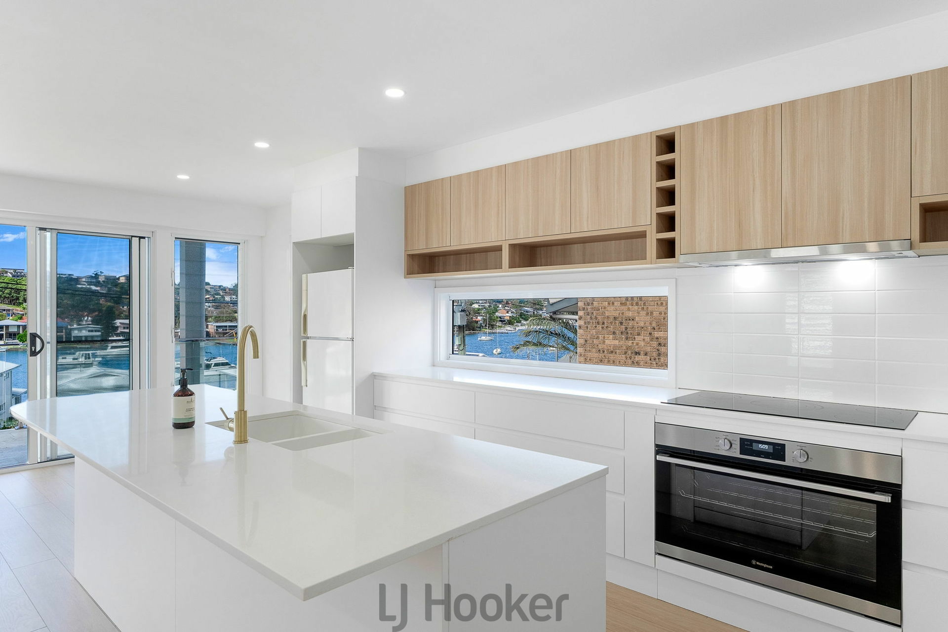 22 Wrexham Circlet, BUTTABA