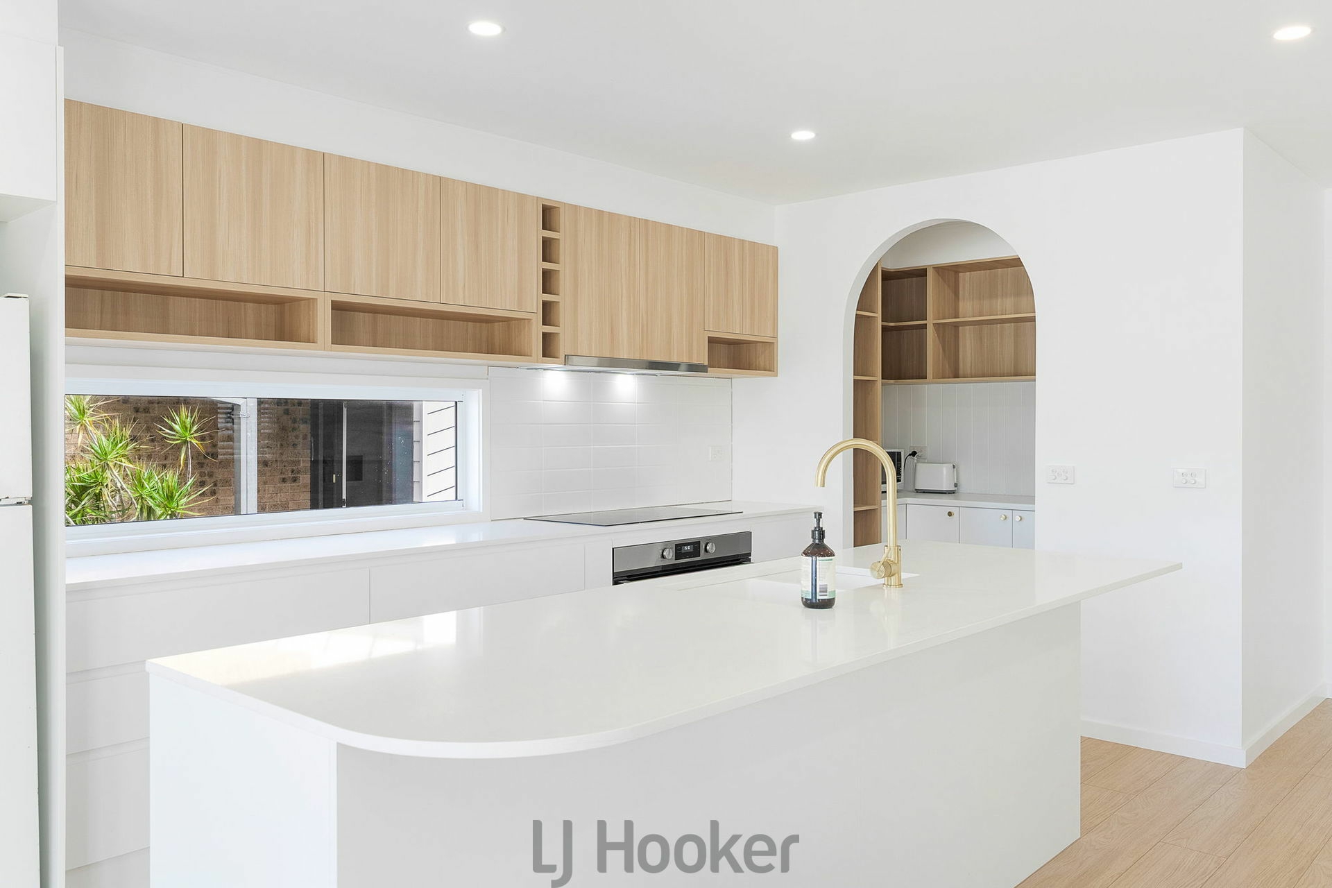 22 Wrexham Circlet, BUTTABA
