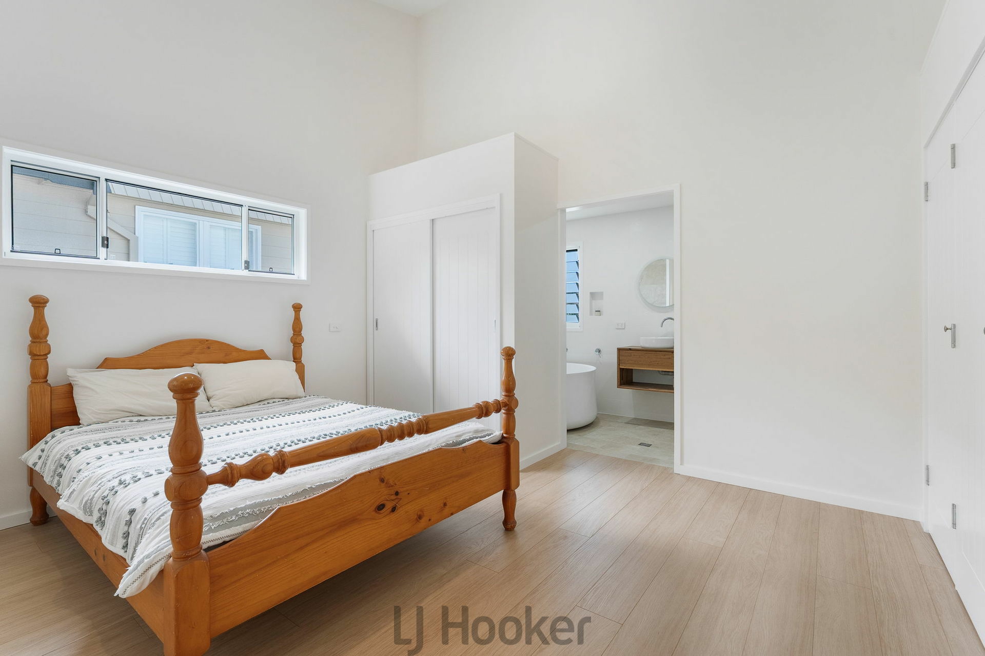 22 Wrexham Circlet, BUTTABA