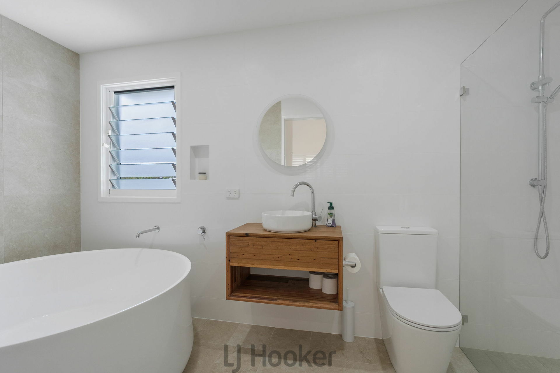 22 Wrexham Circlet, BUTTABA