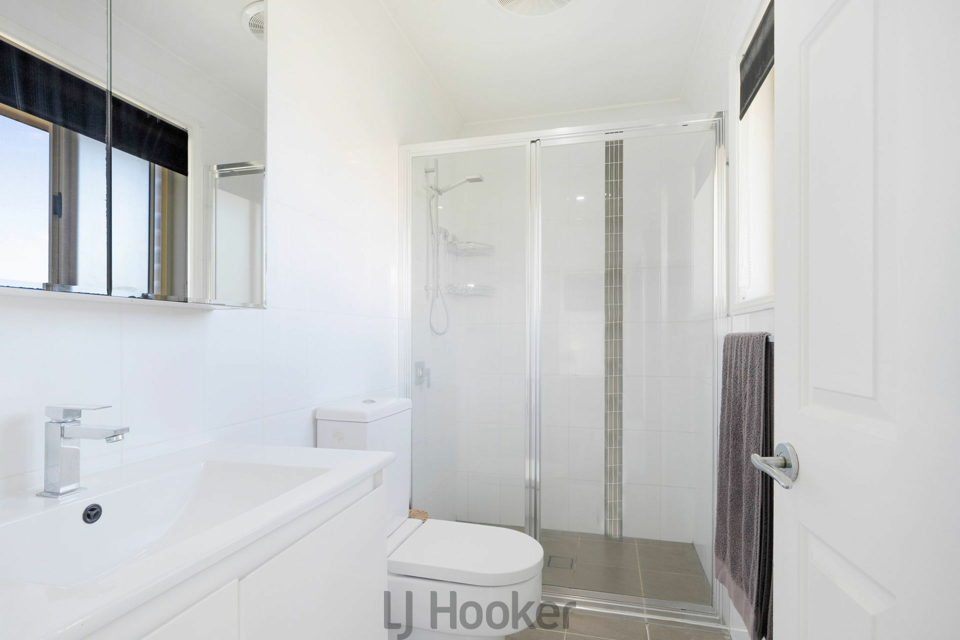 15 Sovereign Close, FLORAVILLE