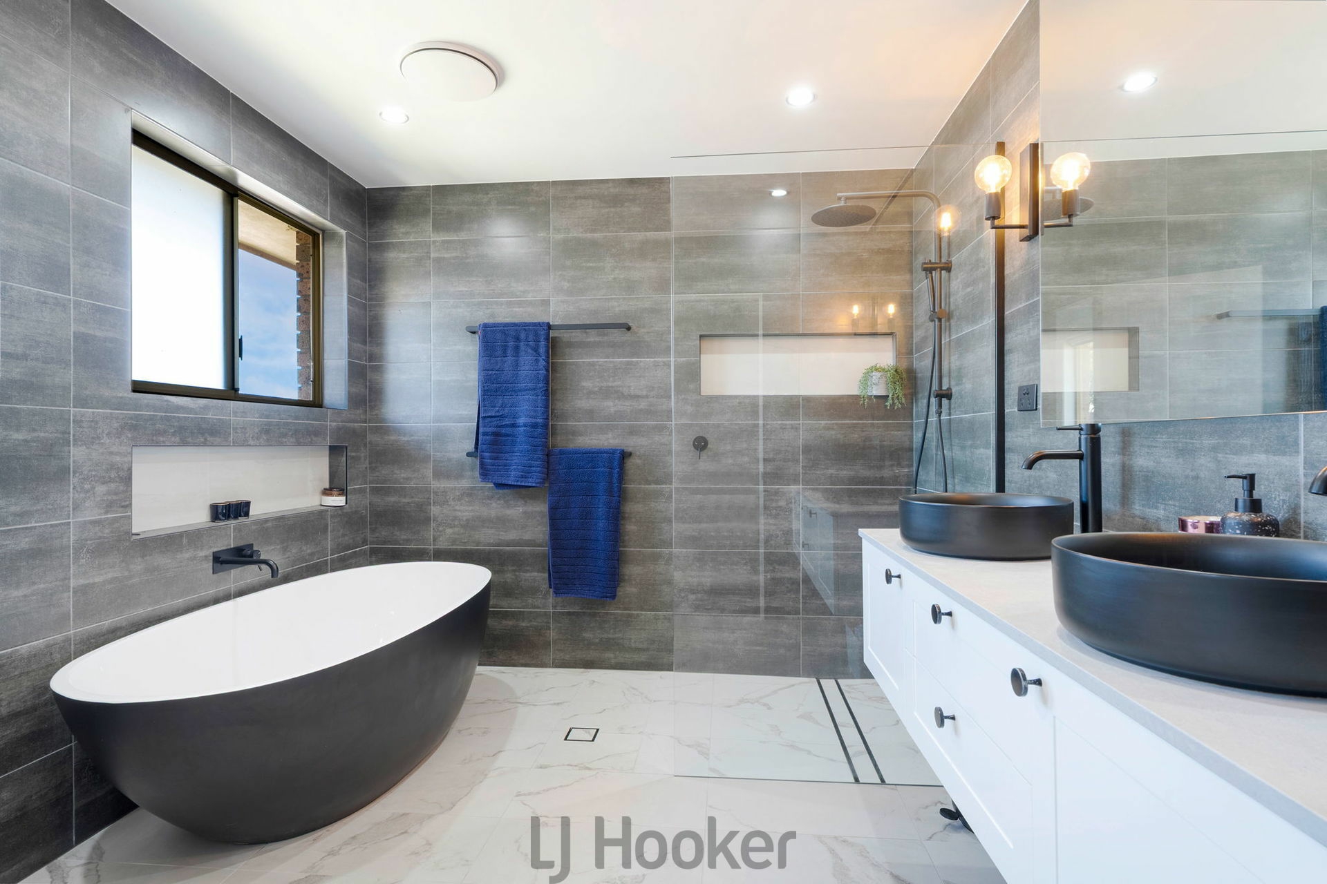 15 Sovereign Close, FLORAVILLE