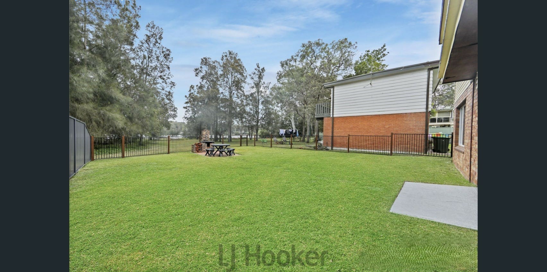 2 Rhodes Parade, WINDERMERE PARK