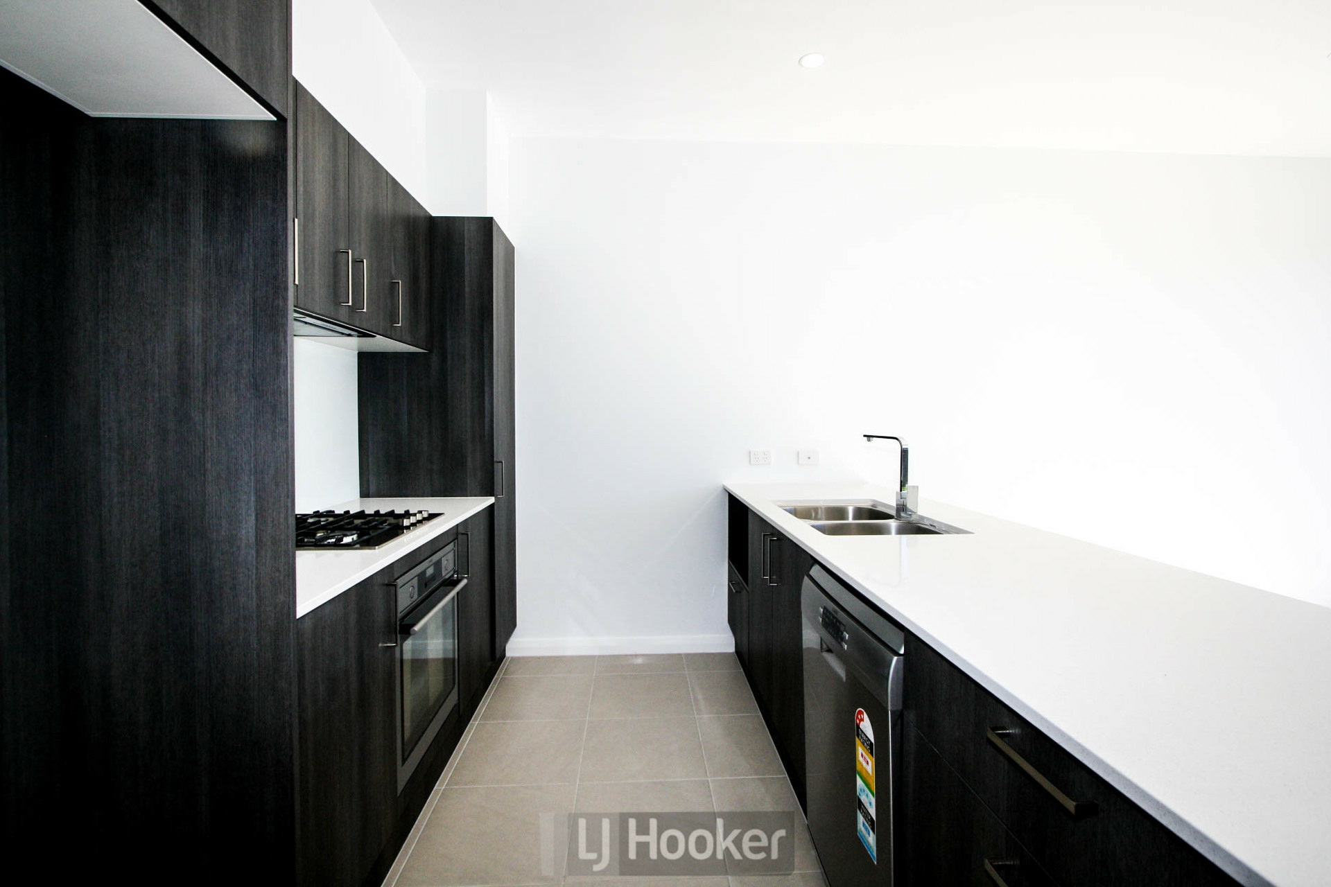 1b/1-3 Lake Street, WARNERS BAY