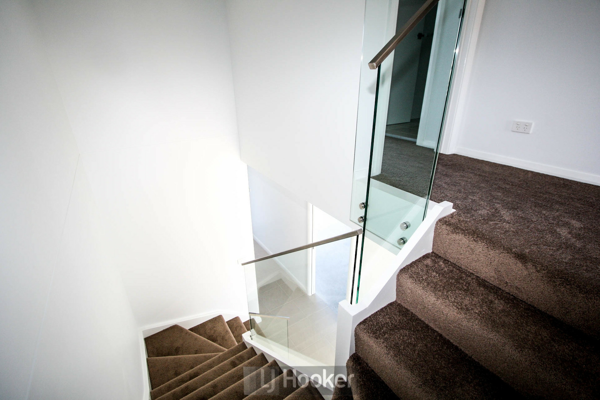 1b/1-3 Lake Street, WARNERS BAY