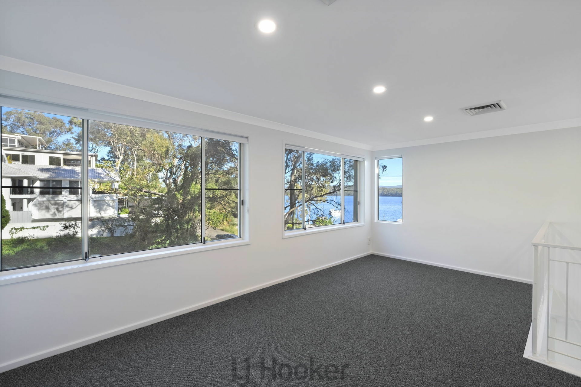 2/24 Bareki Road, ELEEBANA