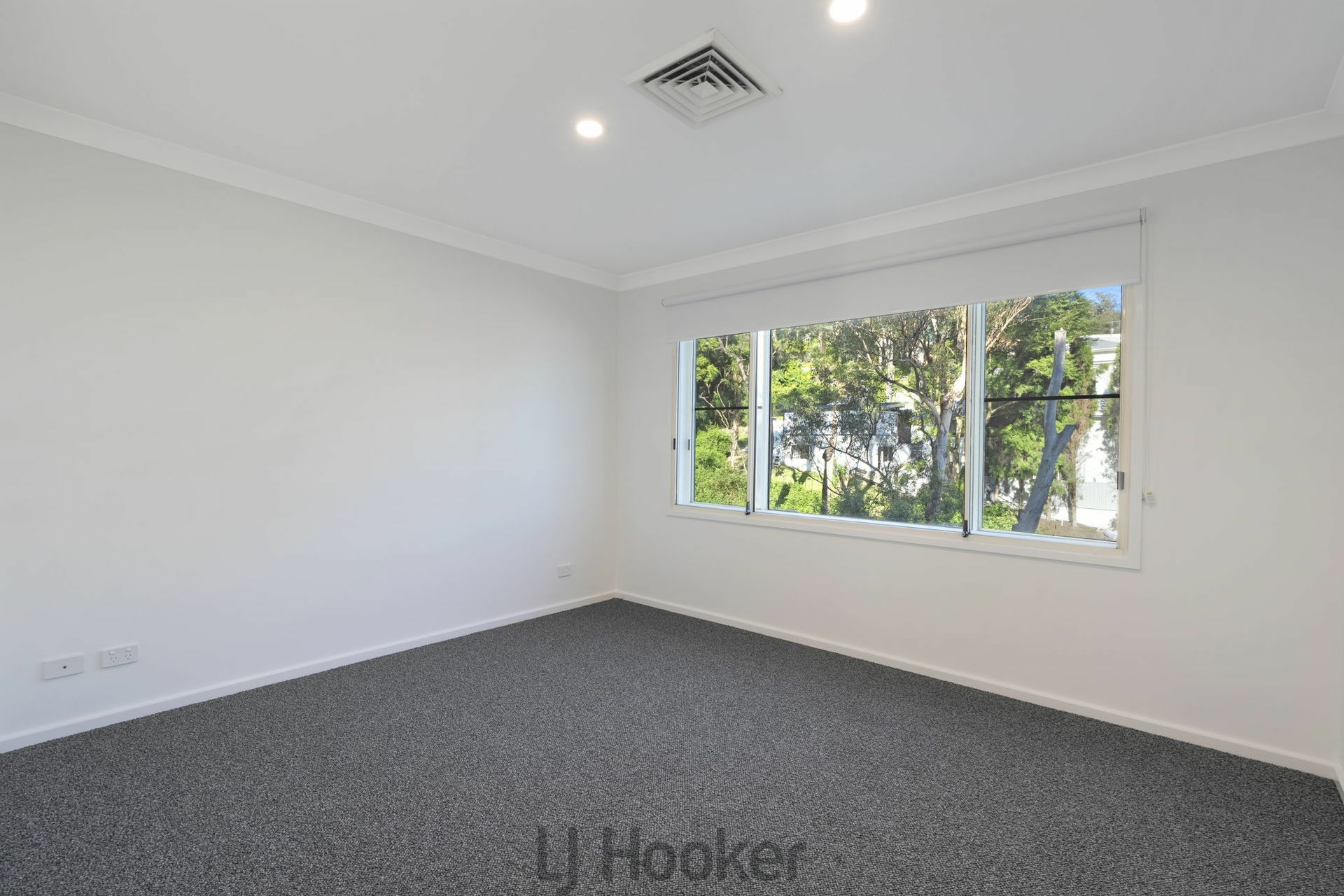 2/24 Bareki Road, ELEEBANA