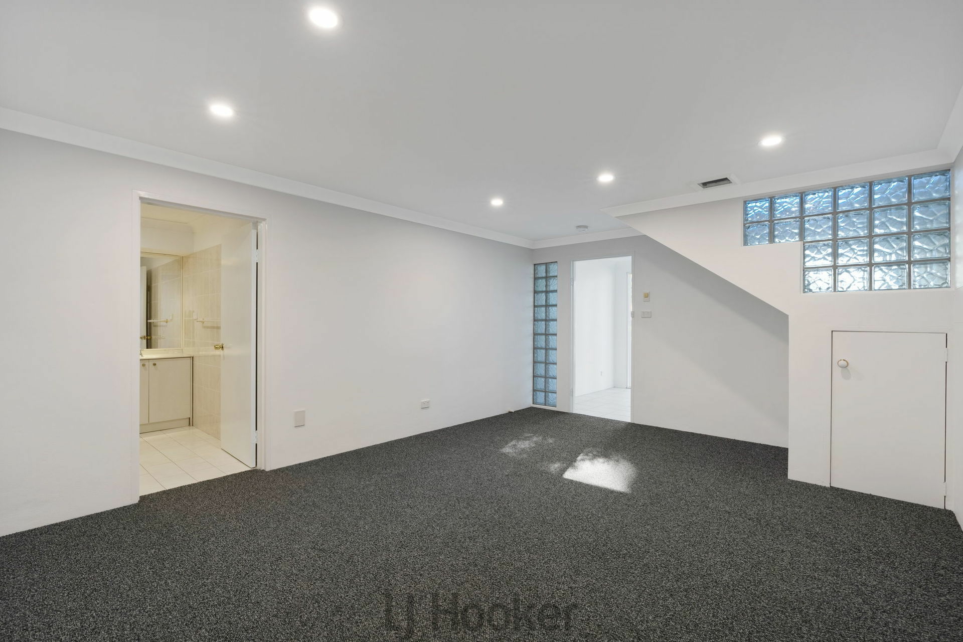 2/24 Bareki Road, ELEEBANA