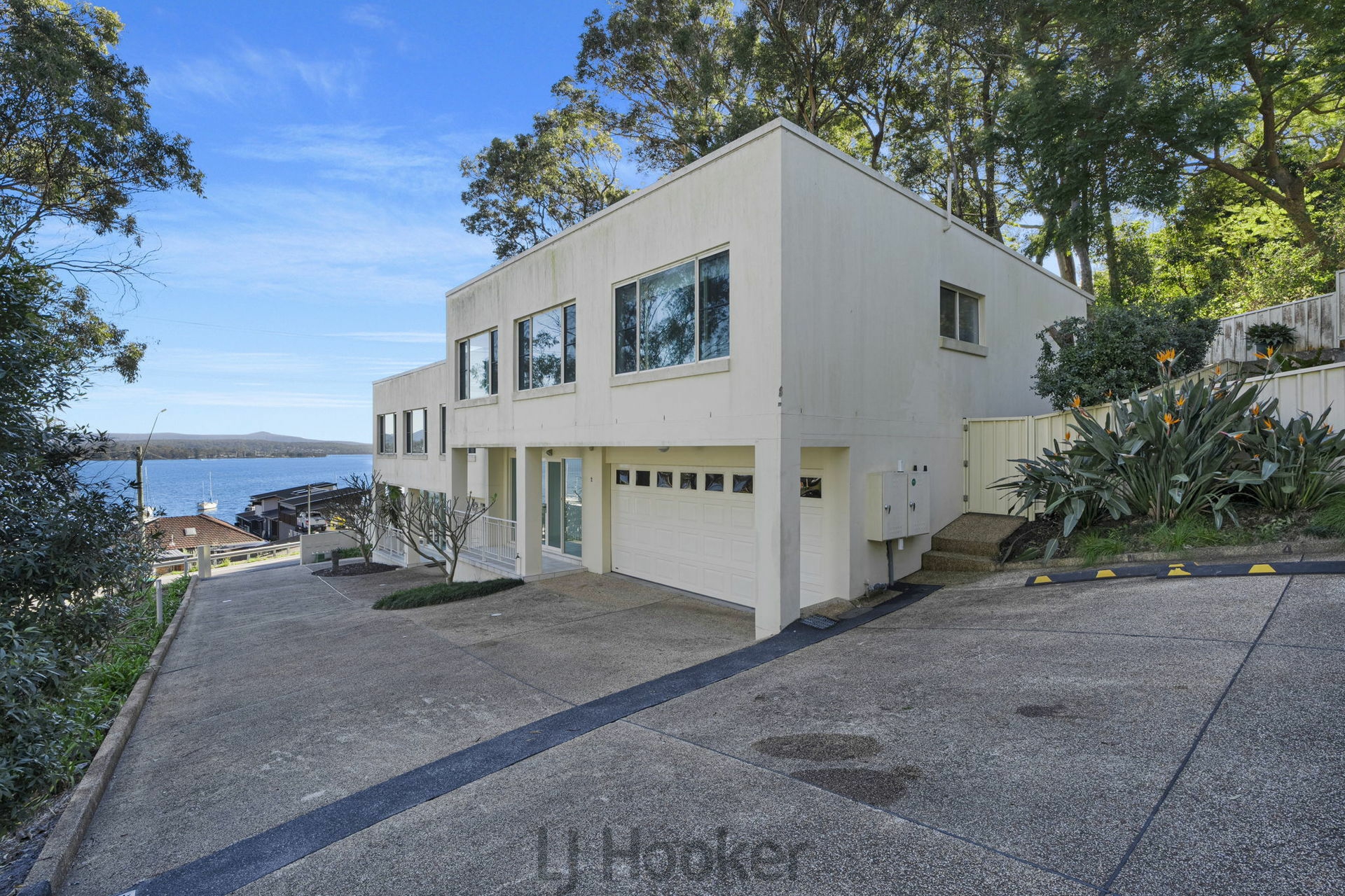 2/24 Bareki Road, ELEEBANA