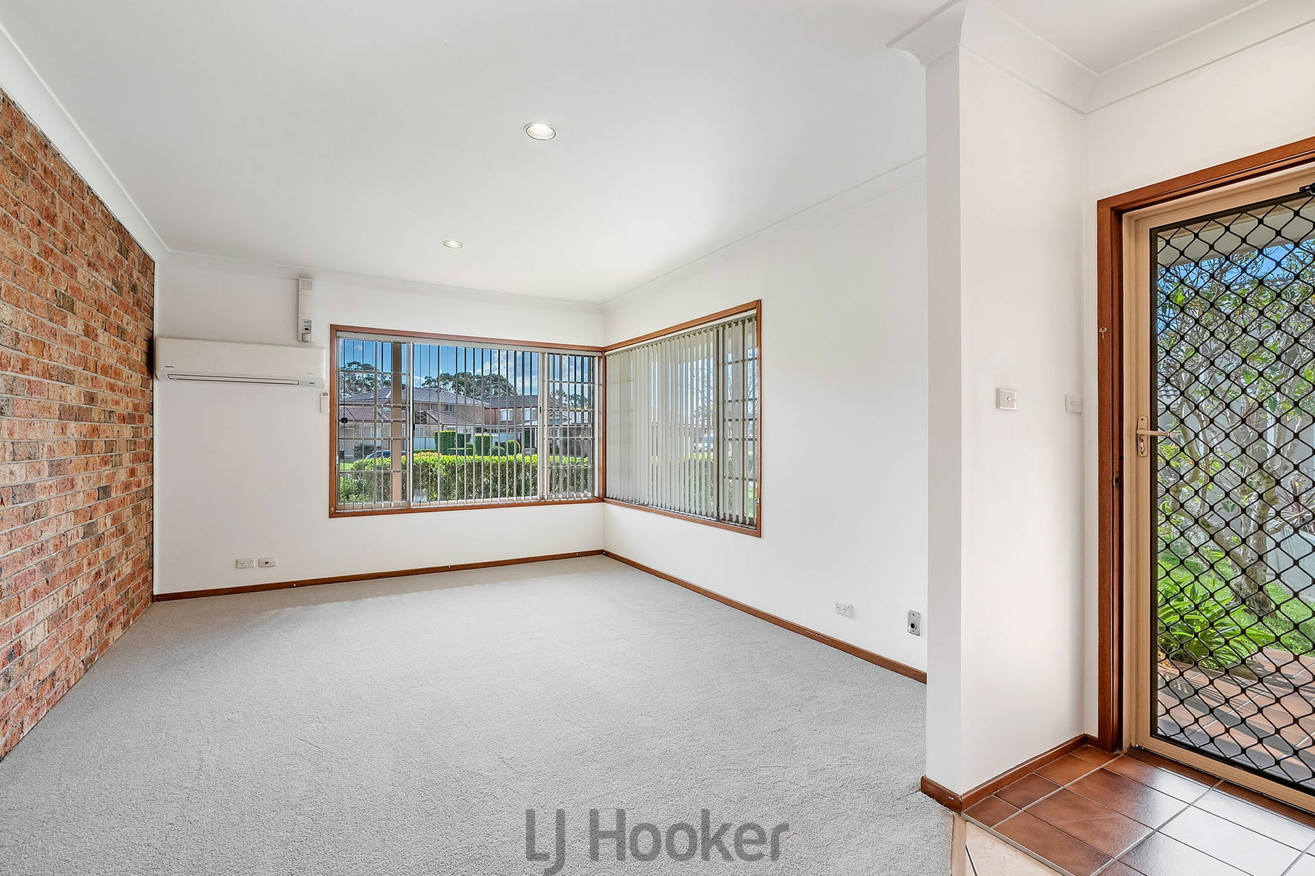 1/4 Windsor Close, VALENTINE