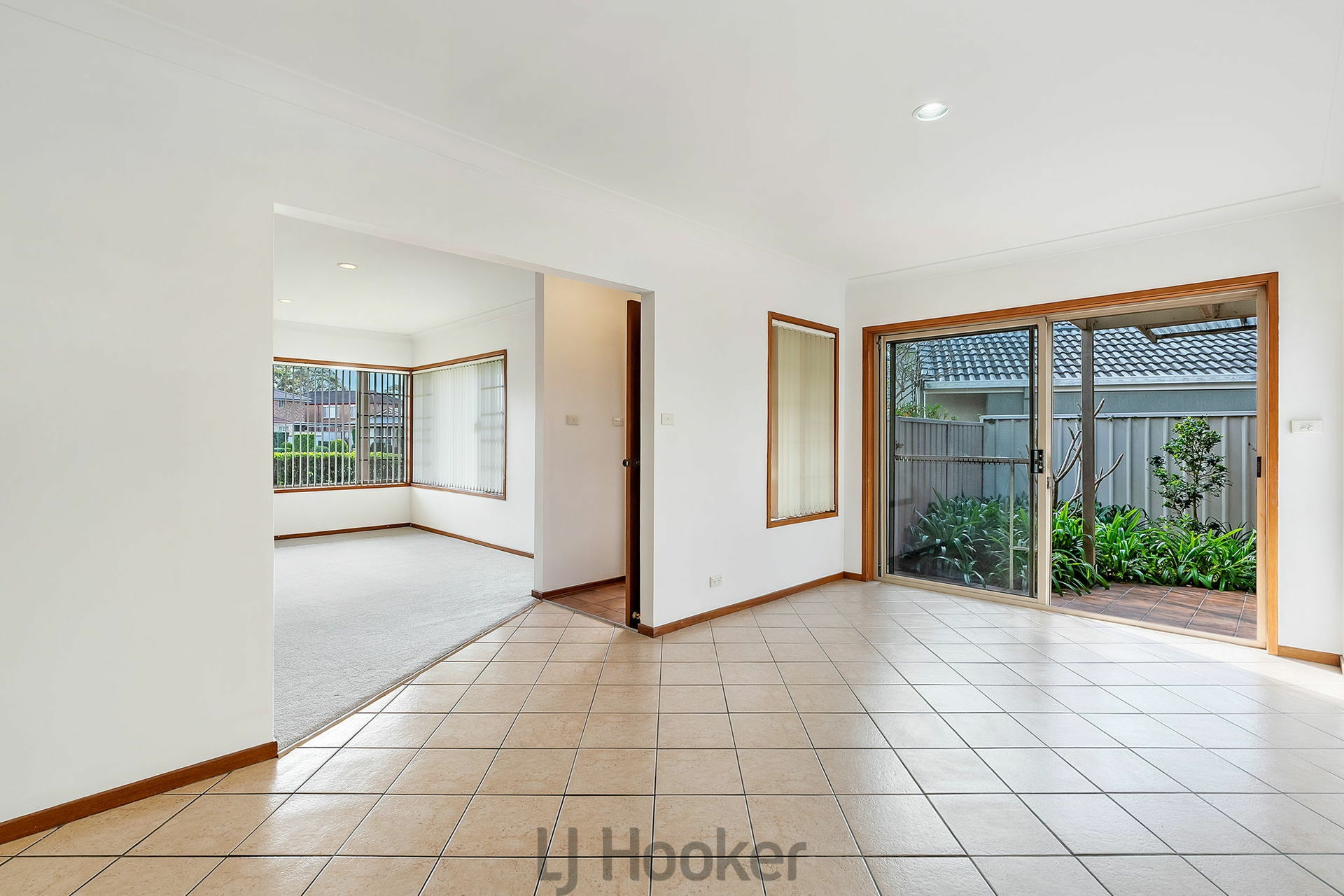 1/4 Windsor Close, VALENTINE