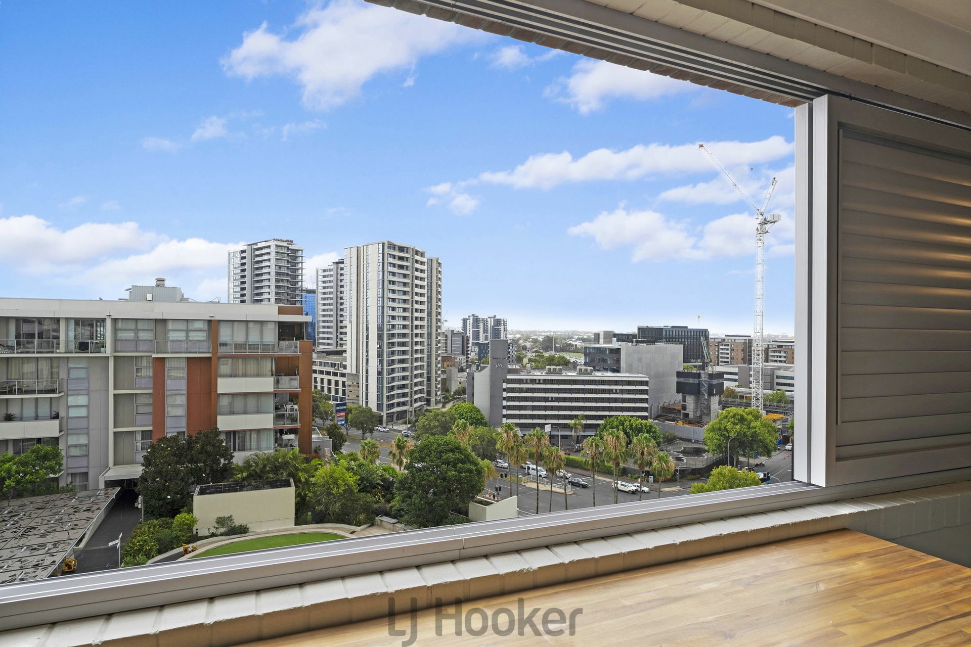 806/23 Ravenshaw Street — photo 2 of 22