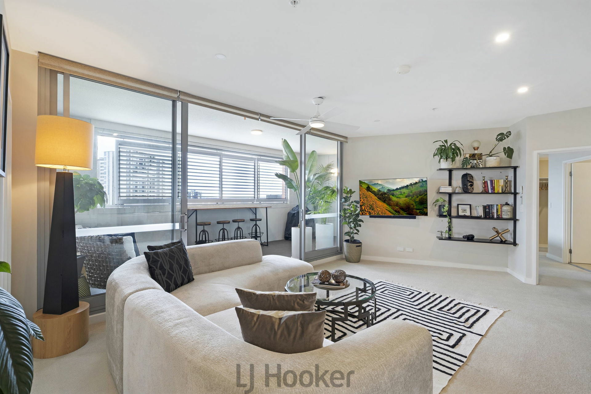 806/23 Ravenshaw Street — photo 7 of 22
