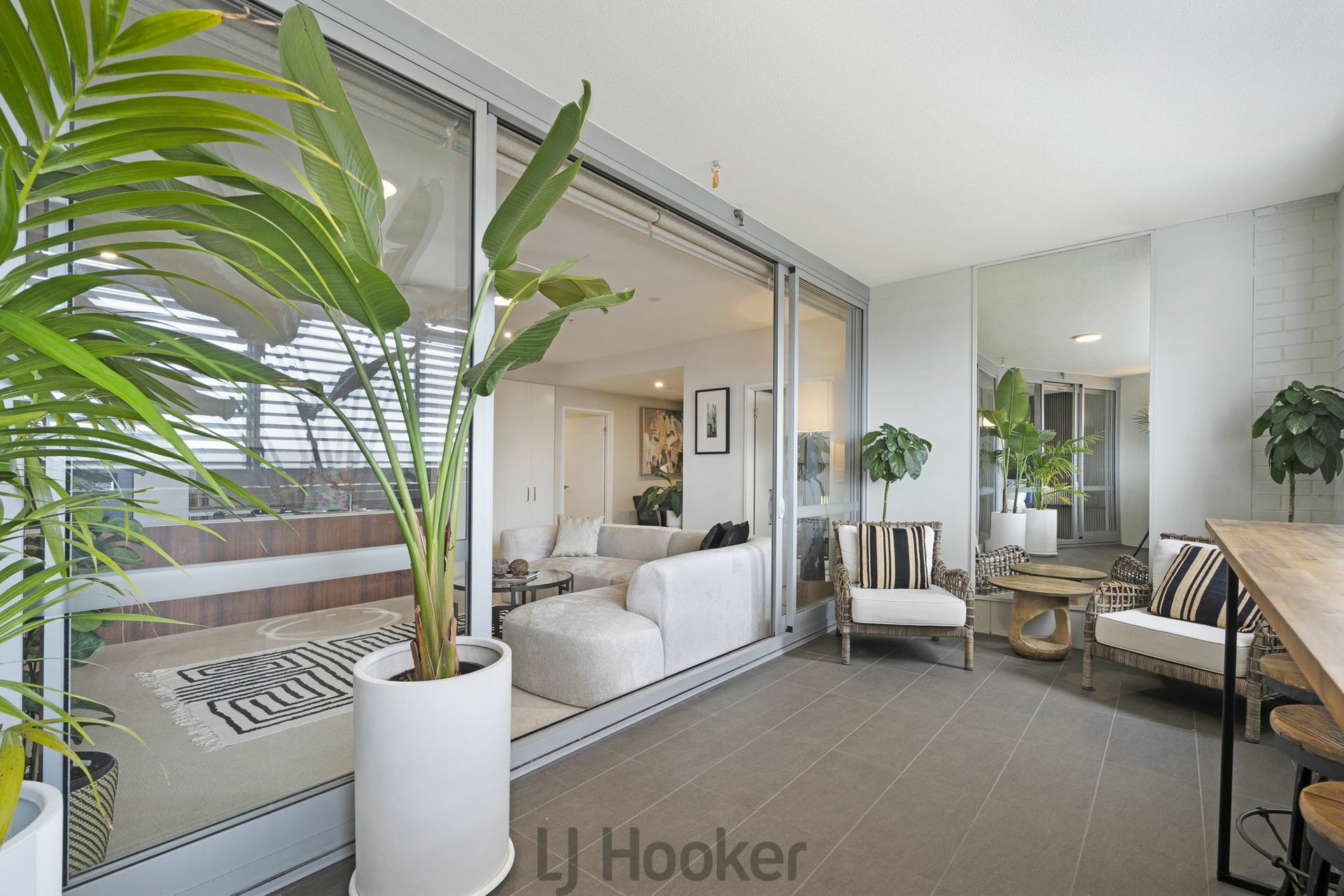 806/23 Ravenshaw Street — photo 15 of 22