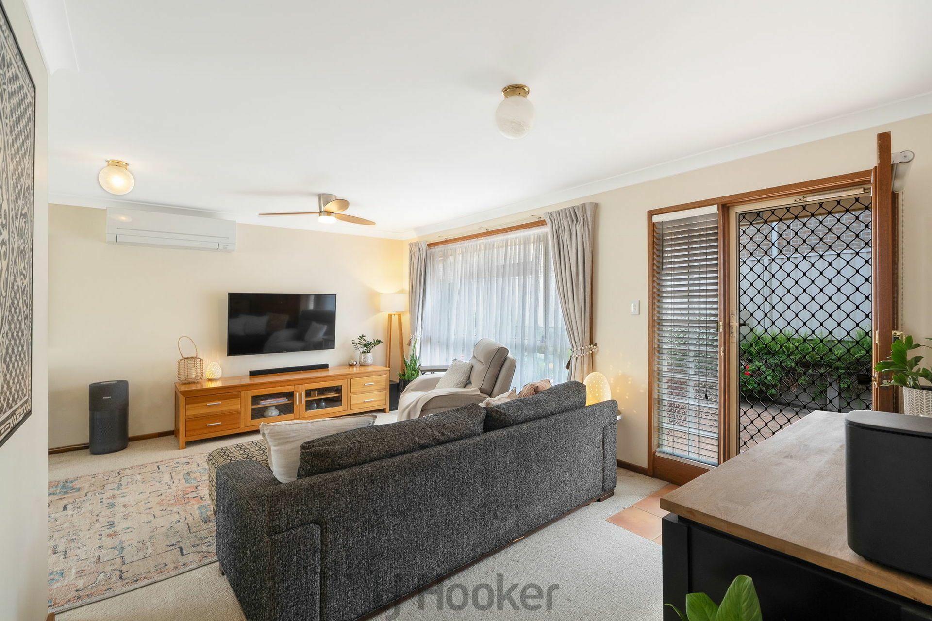 2/69 Tiral Street — photo 4 of 17