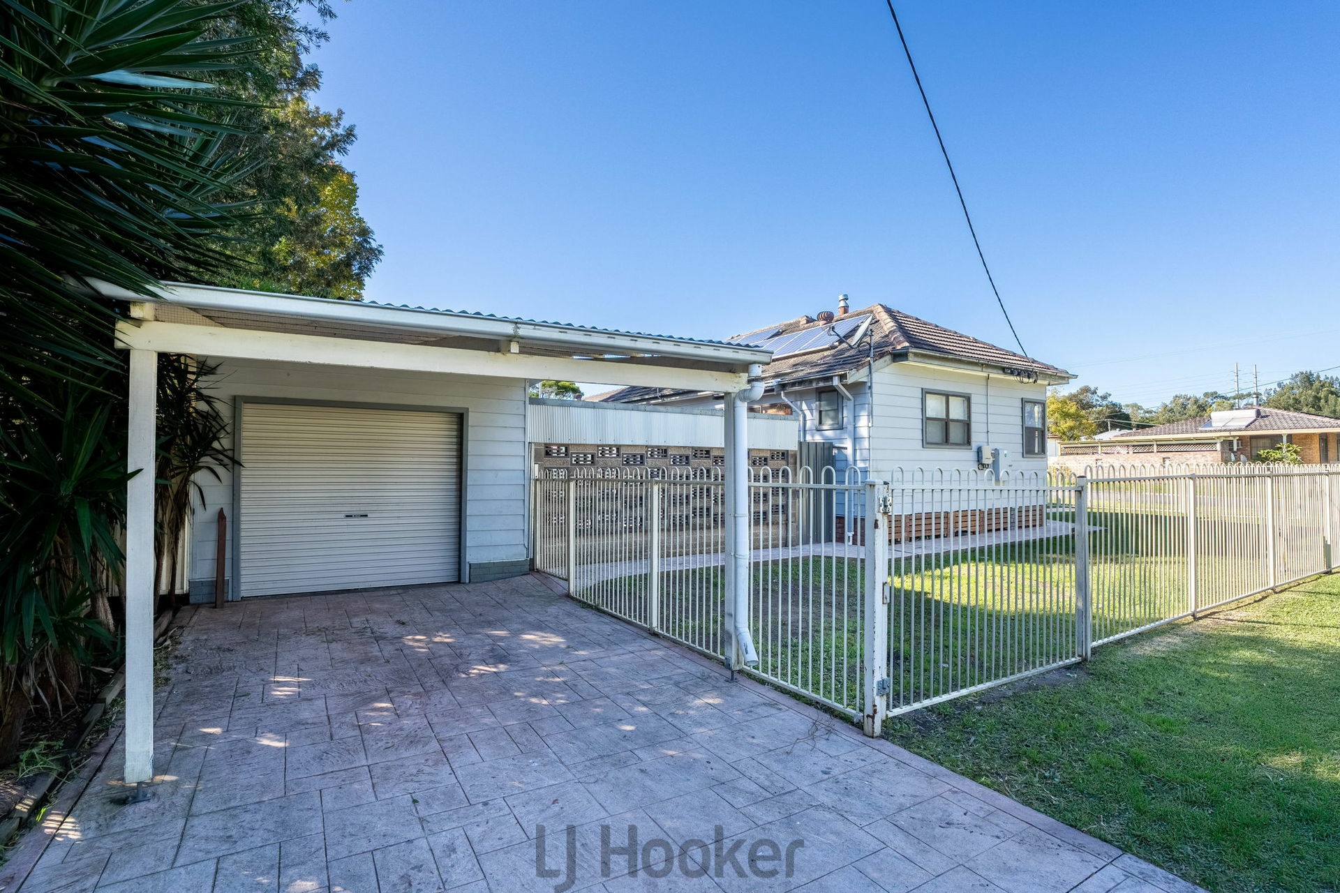 83 Robert Street — photo 3 of 16