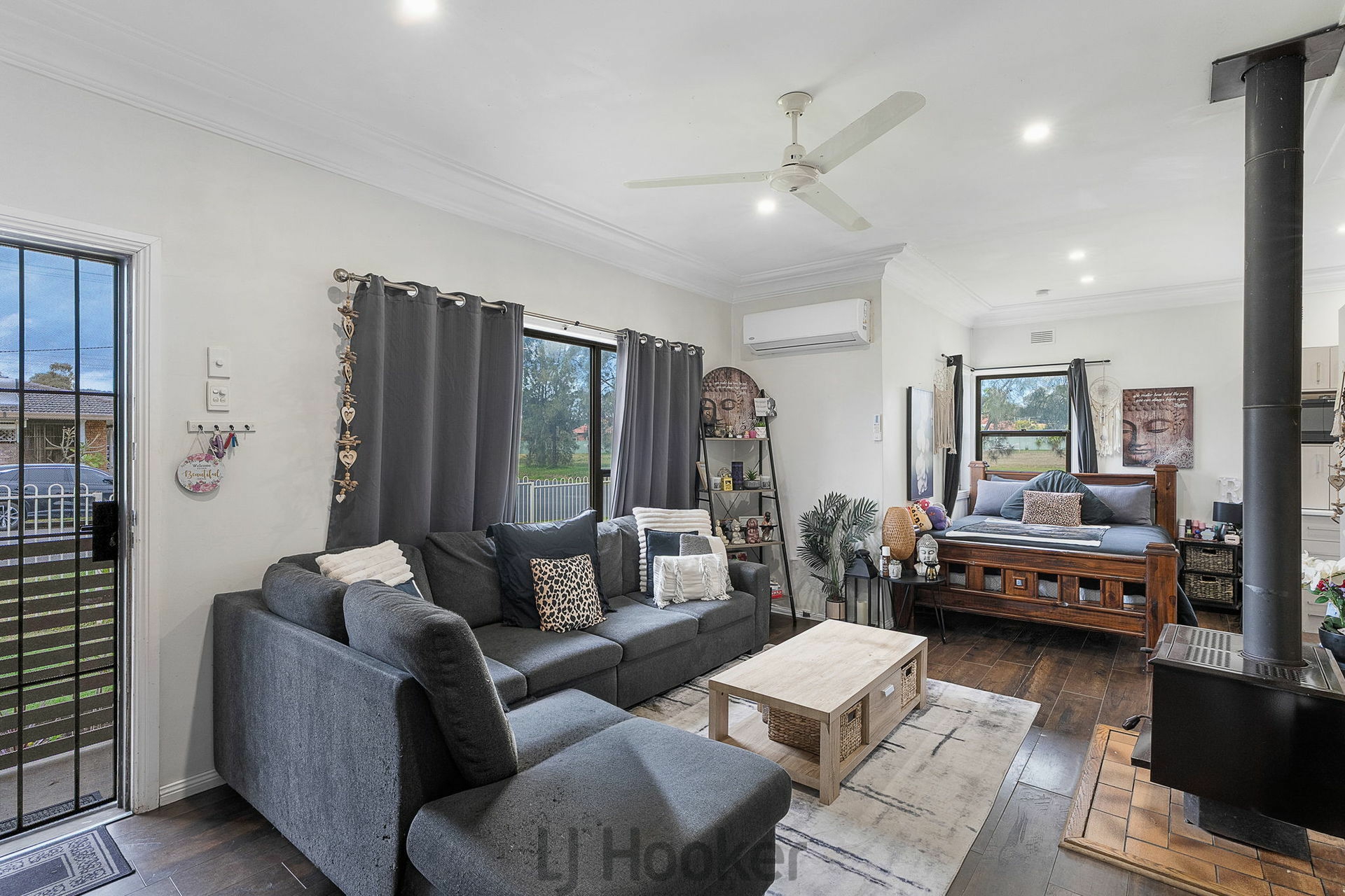 83 Robert Street — photo 4 of 16