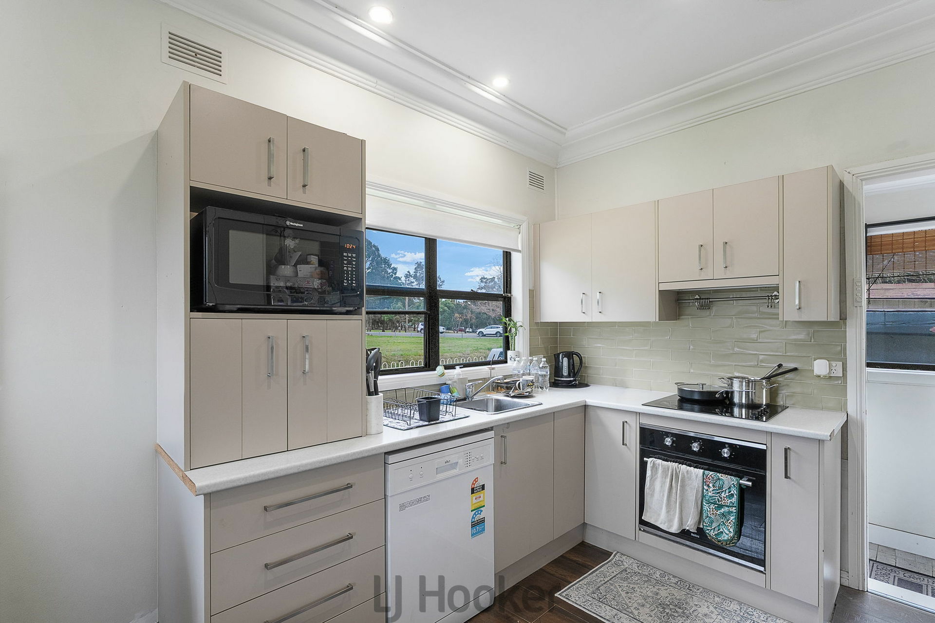 83 Robert Street — photo 5 of 16