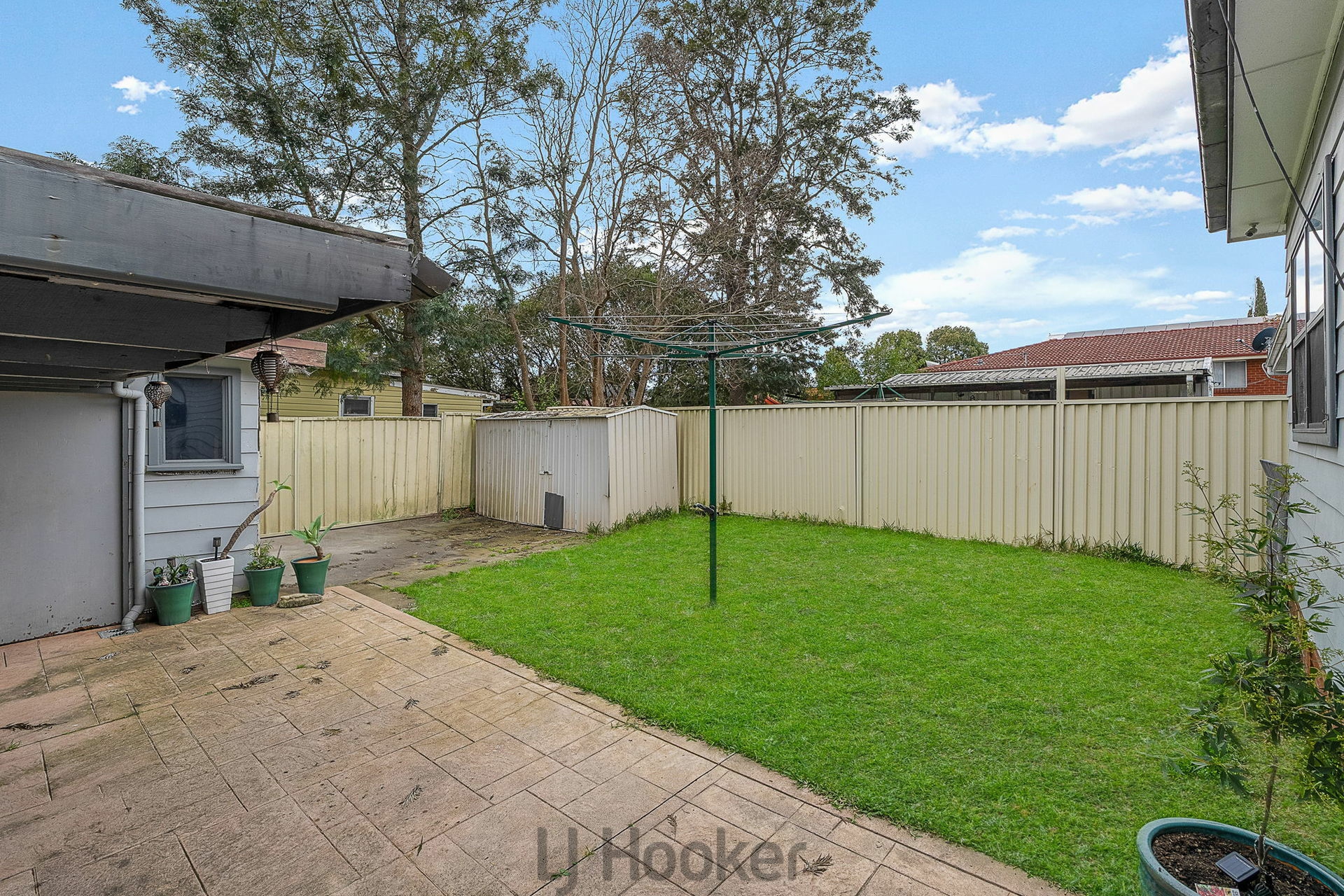 83 Robert Street — photo 11 of 16