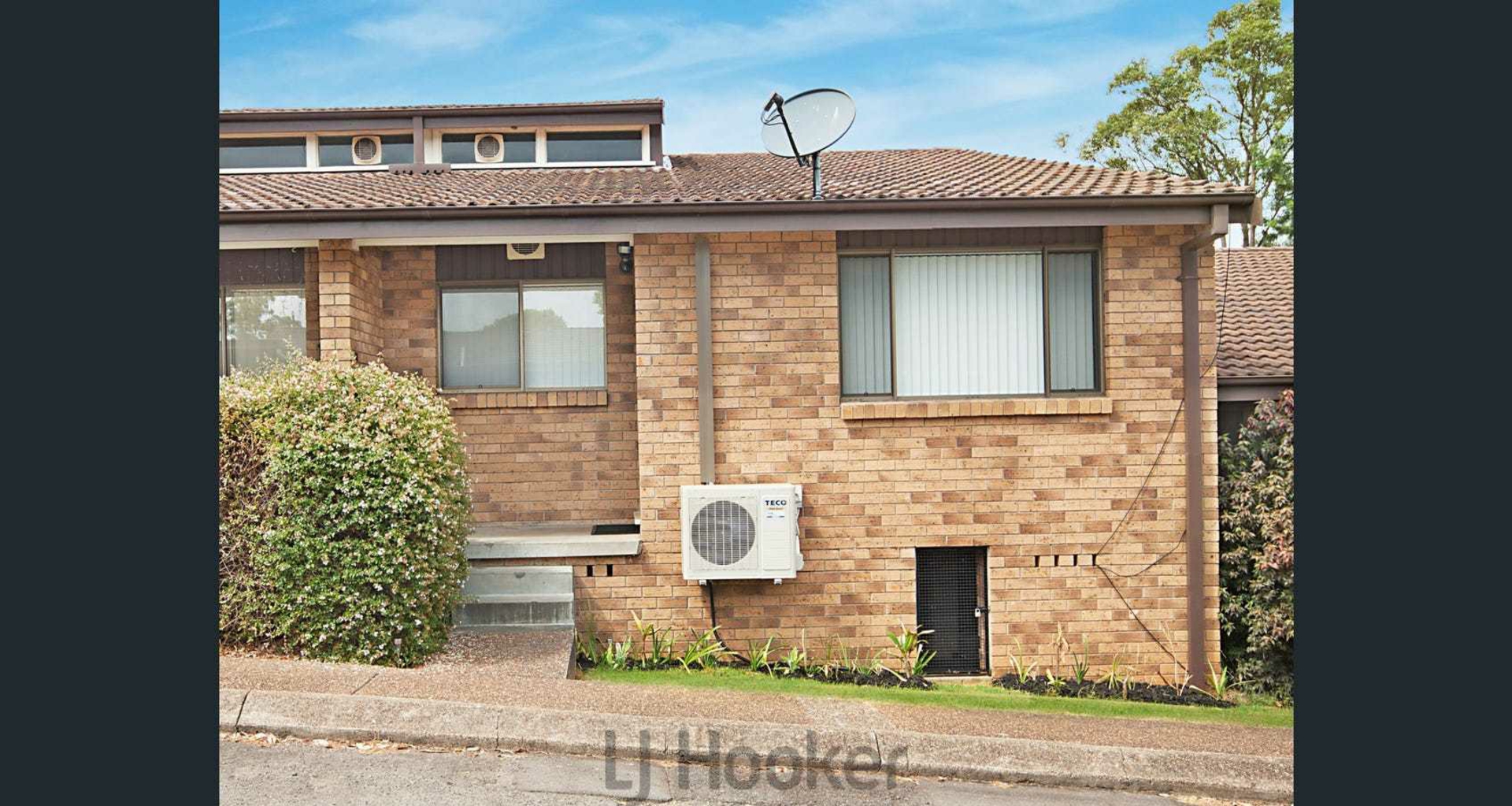 10/10 Saxton Street — photo from LJ Hooker Warners Bay