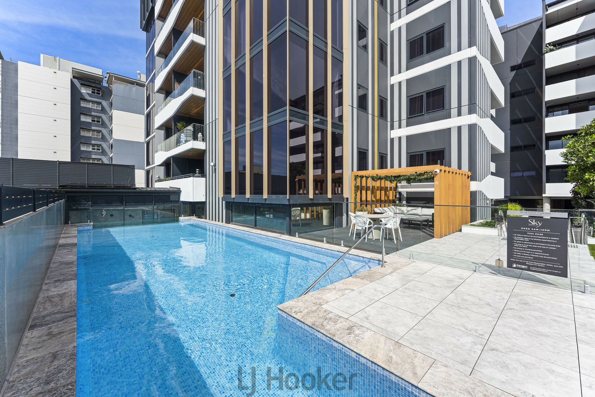 1605/509 Hunter Street — photo 8 of 15