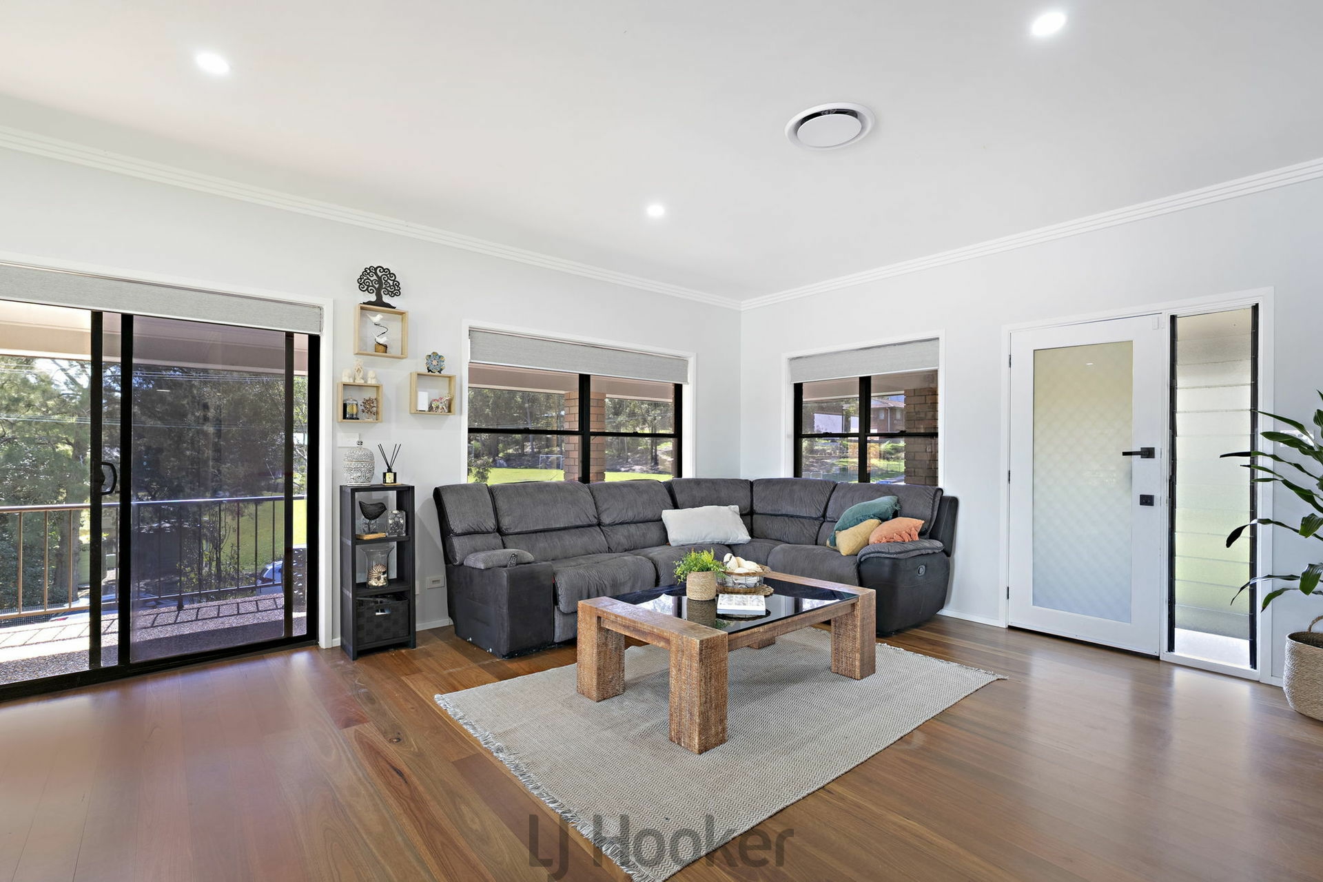20 Rofe Street — photo 4 of 8