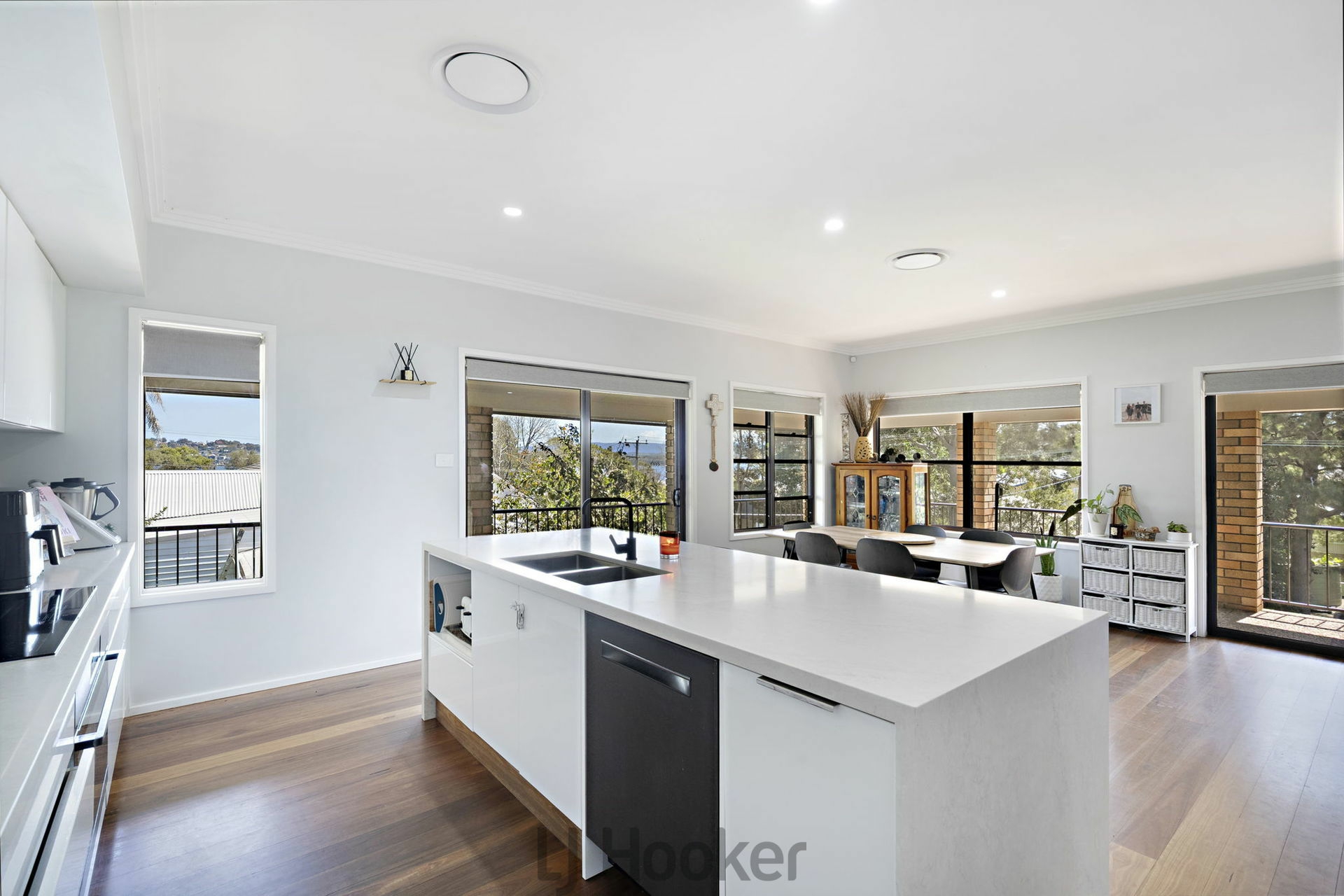 20 Rofe Street — photo 6 of 8