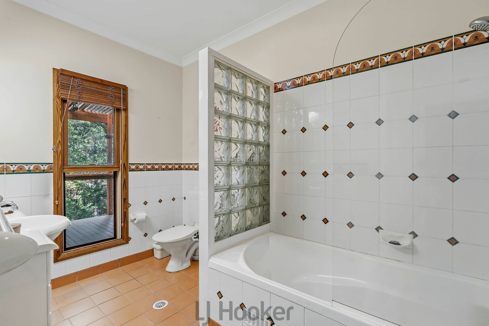 79 Connaught Road — photo 16 of 30