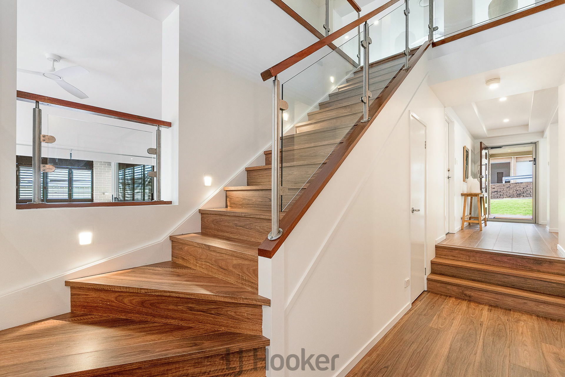 18 The Maindeck — photo 24 of 30