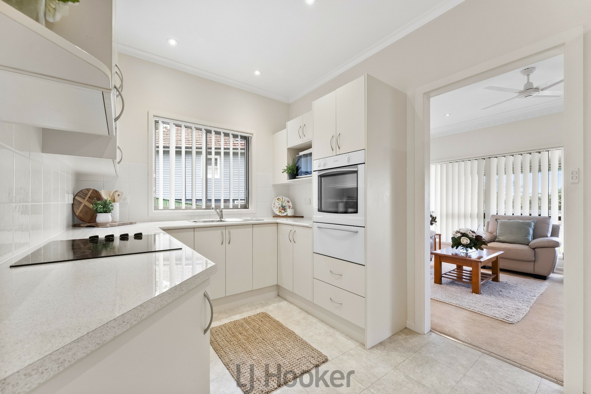 8 McDonald Crescent — photo 4 of 20