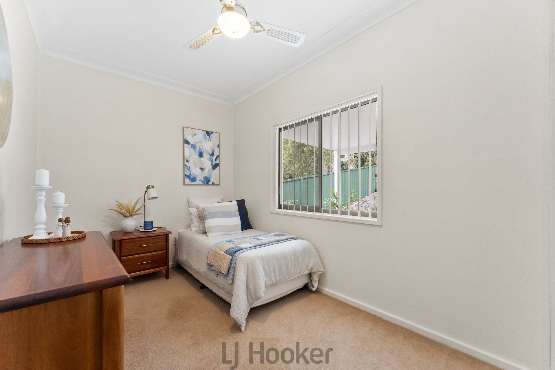 8 McDonald Crescent — photo 8 of 20