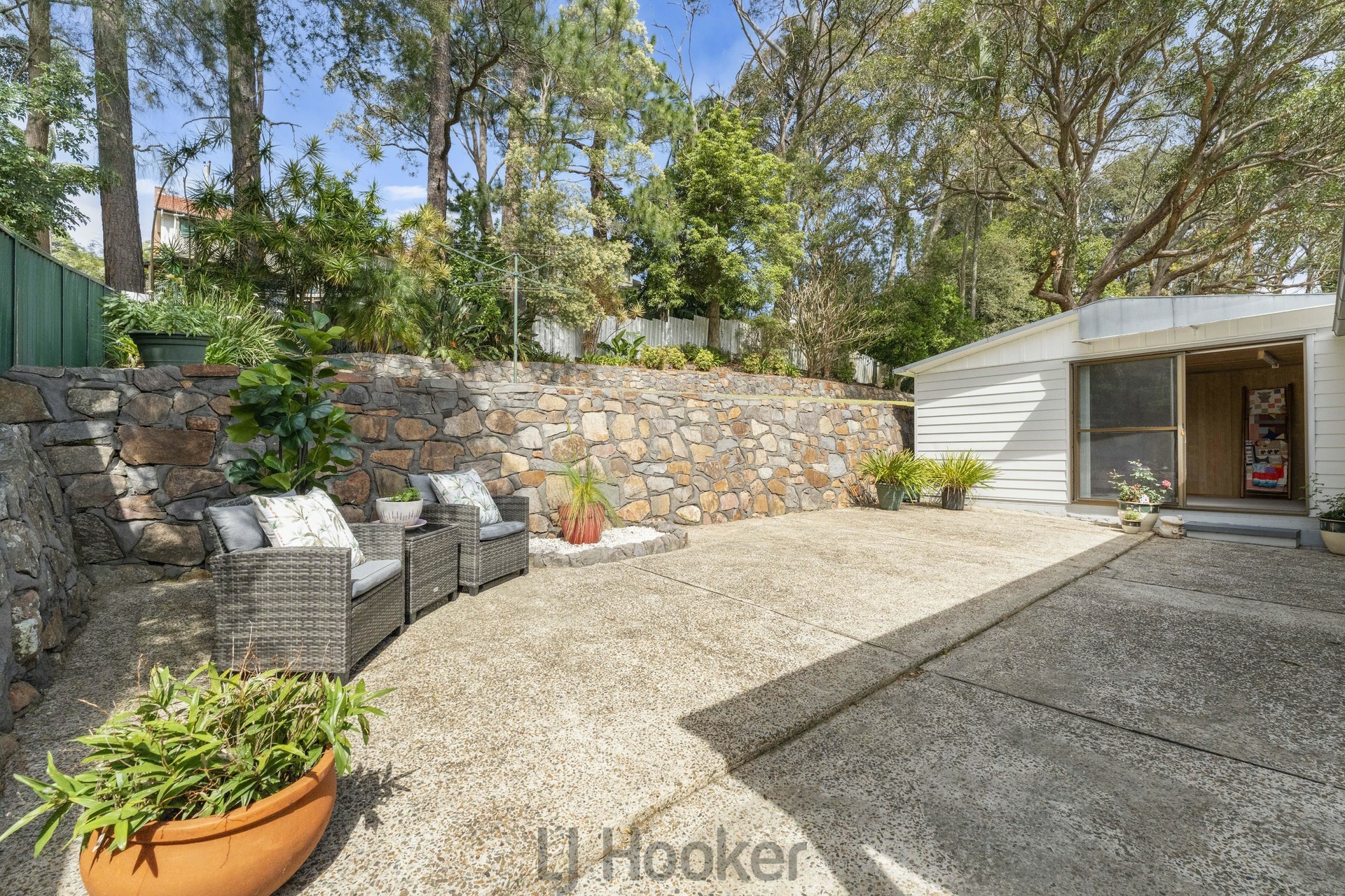 8 McDonald Crescent — photo 12 of 20
