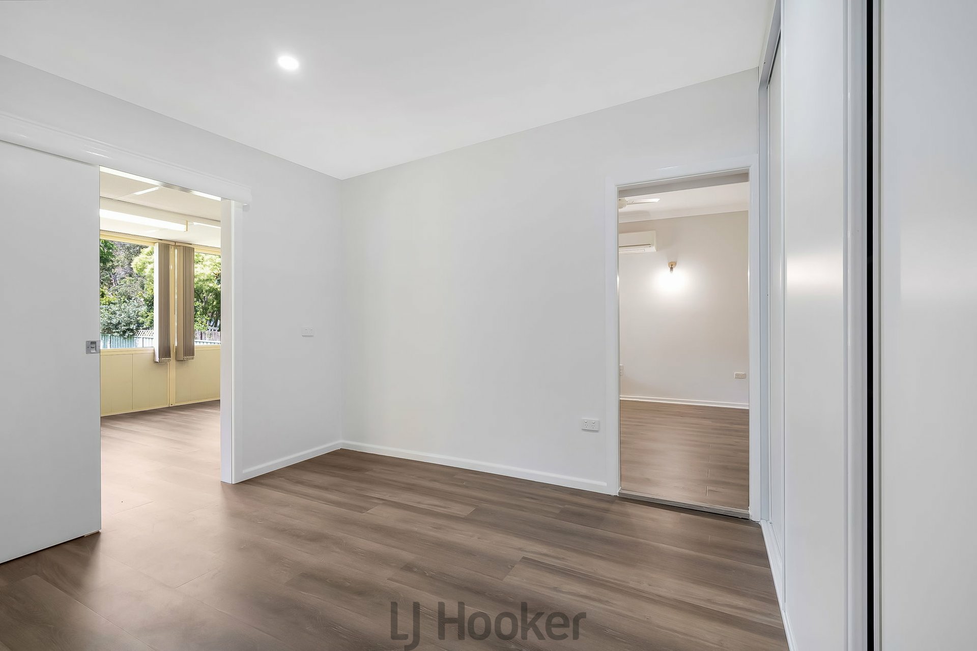 92 Watkins Road — photo 4 of 12