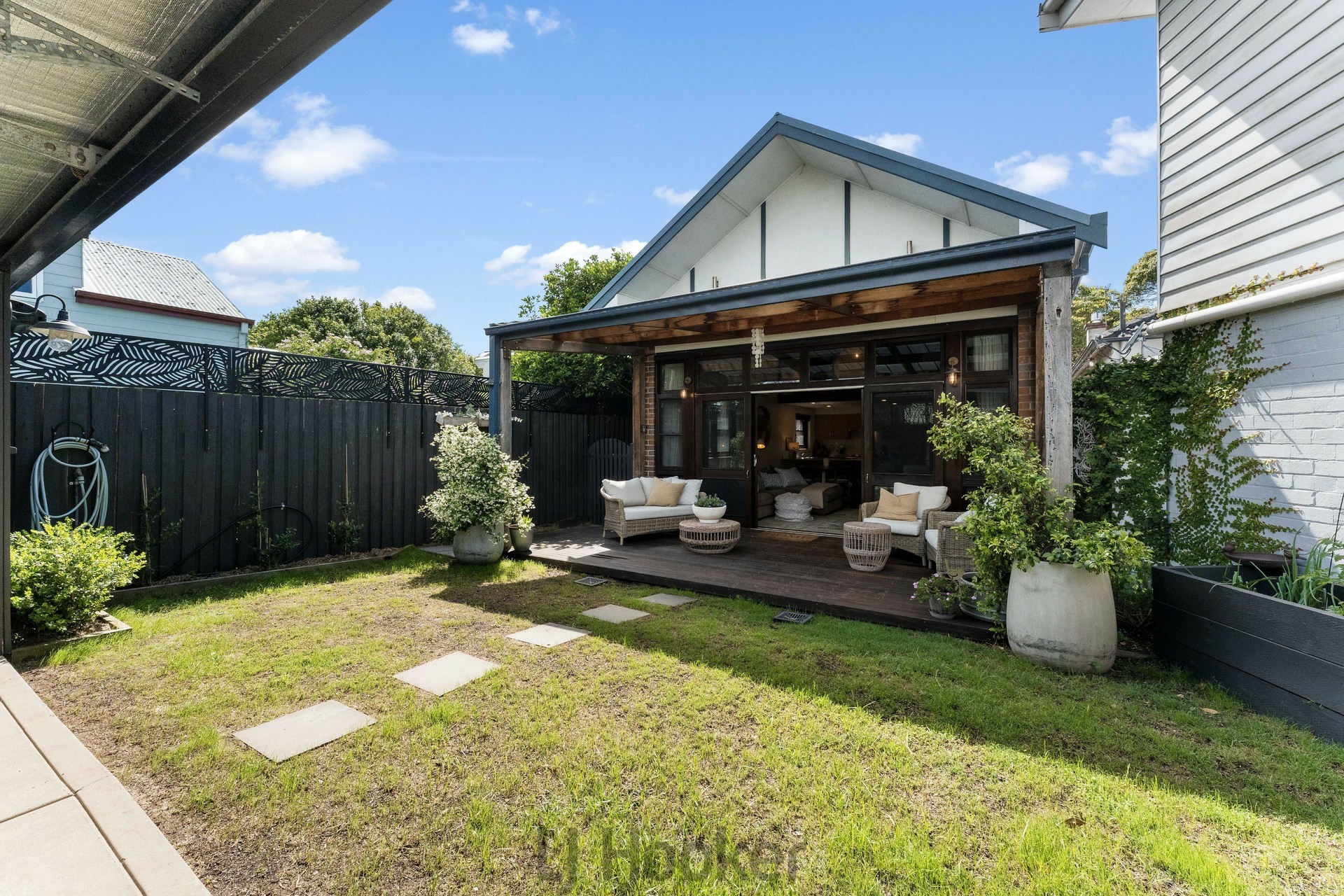 66 Gordon Avenue — photo 2 of 20