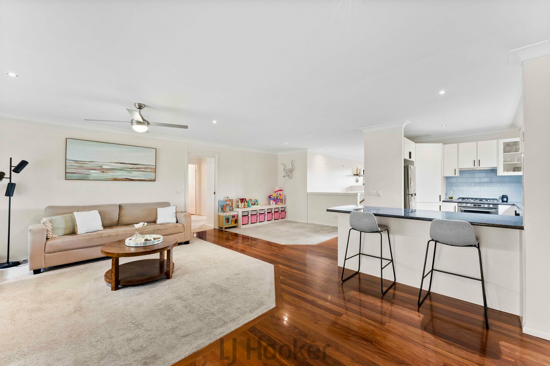 28 Suffolk Drive — photo 6 of 16