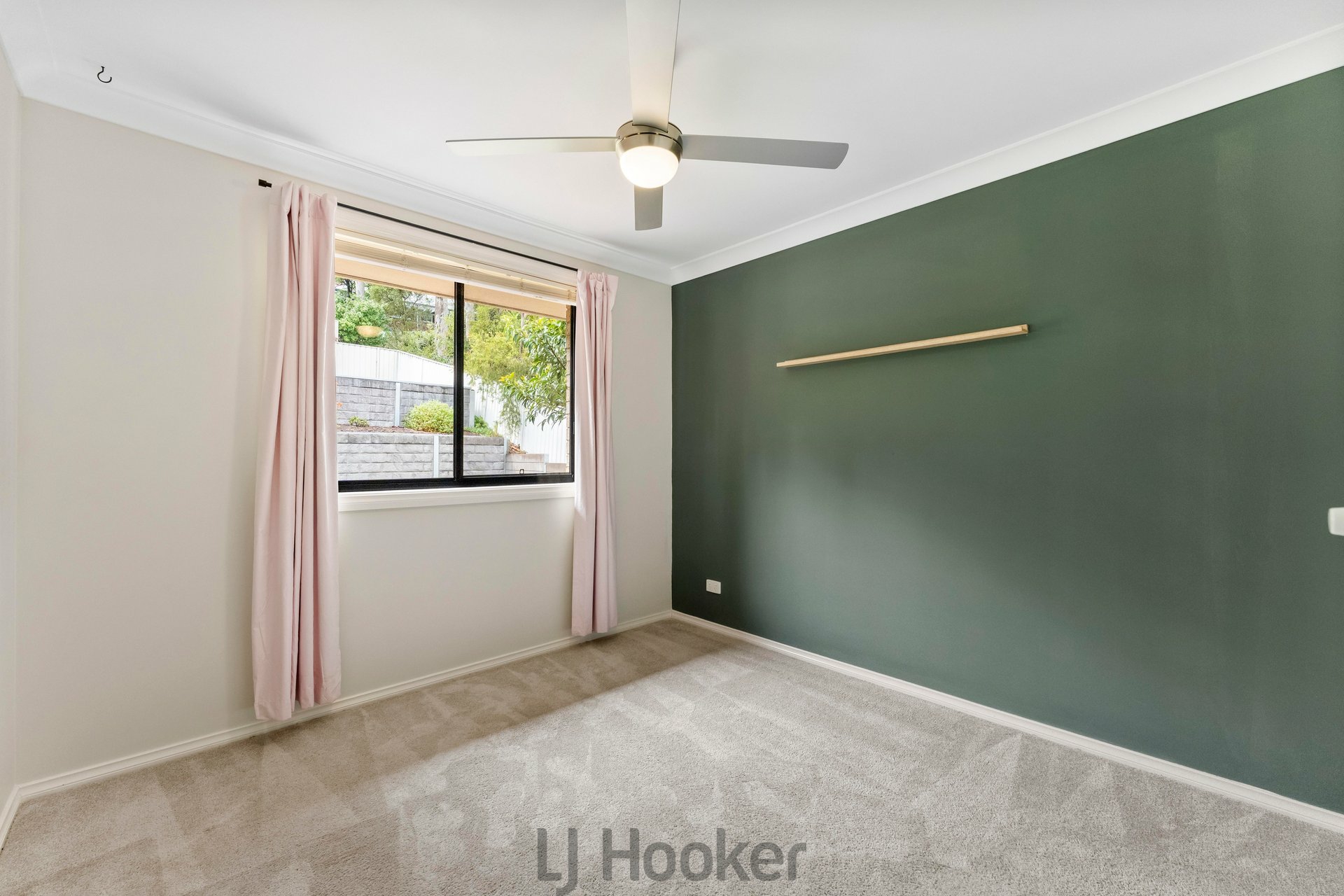 28 Suffolk Drive — photo 9 of 16