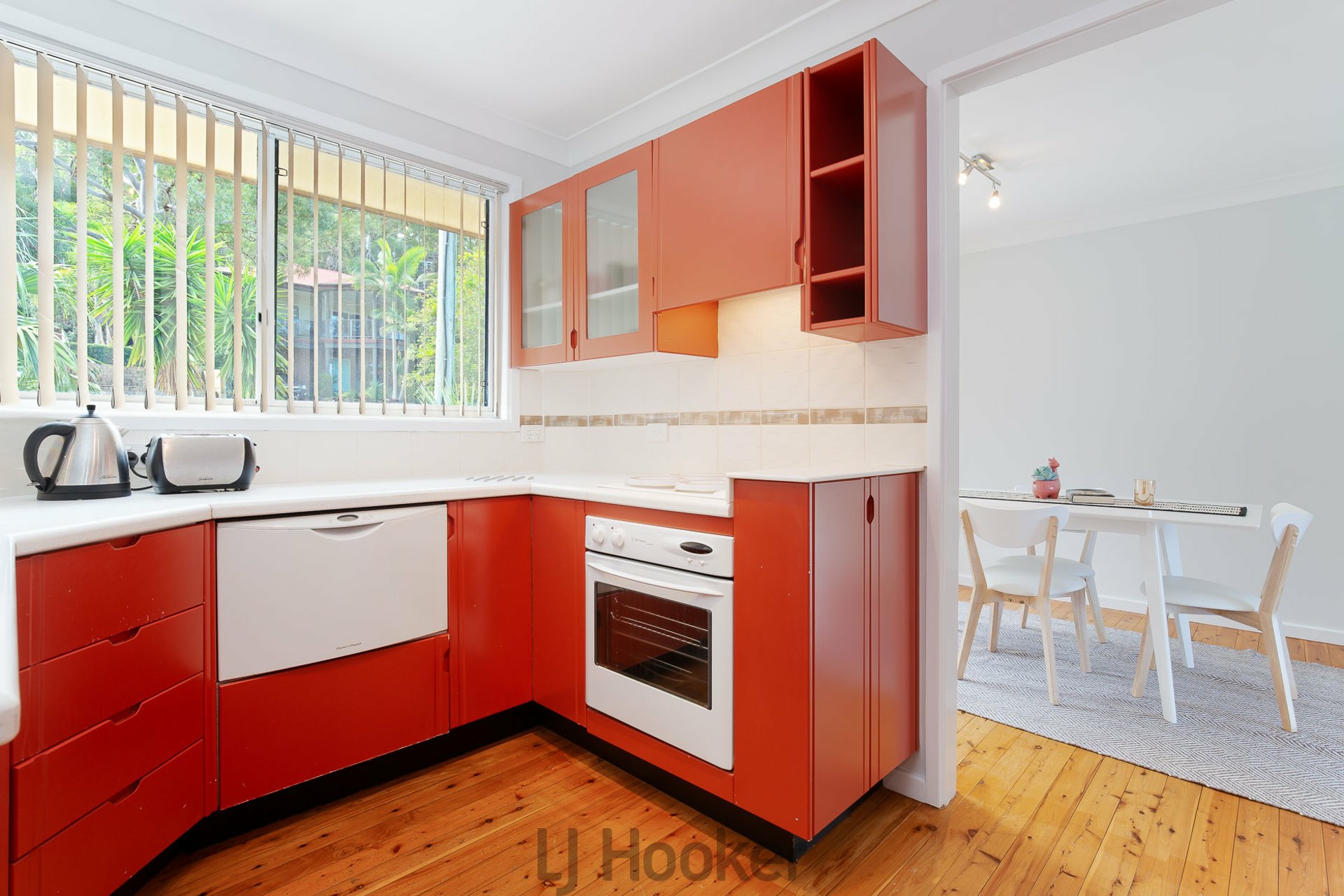 298 Dobell Drive — photo 5 of 17