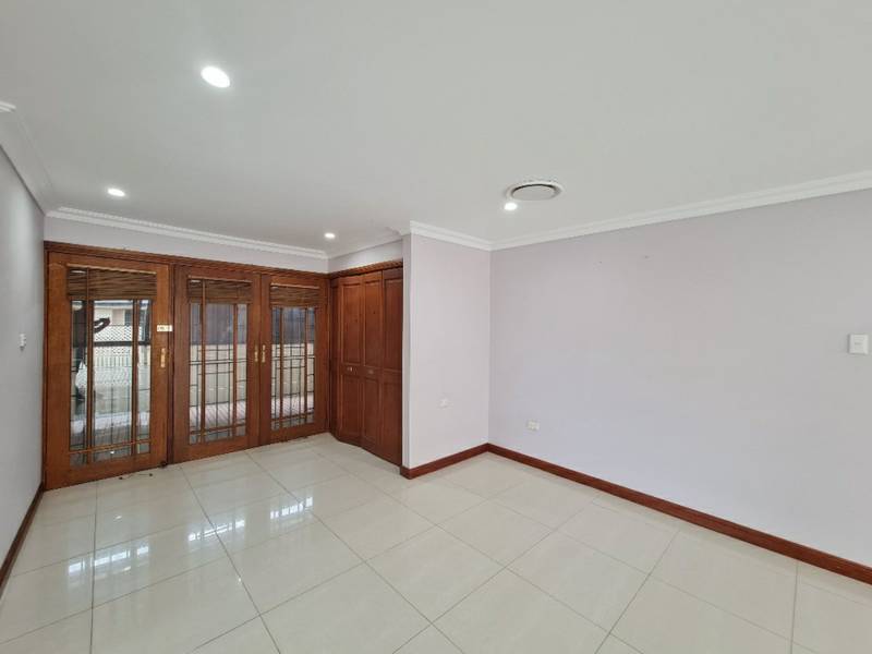 4 Huon Cres, Holsworthy